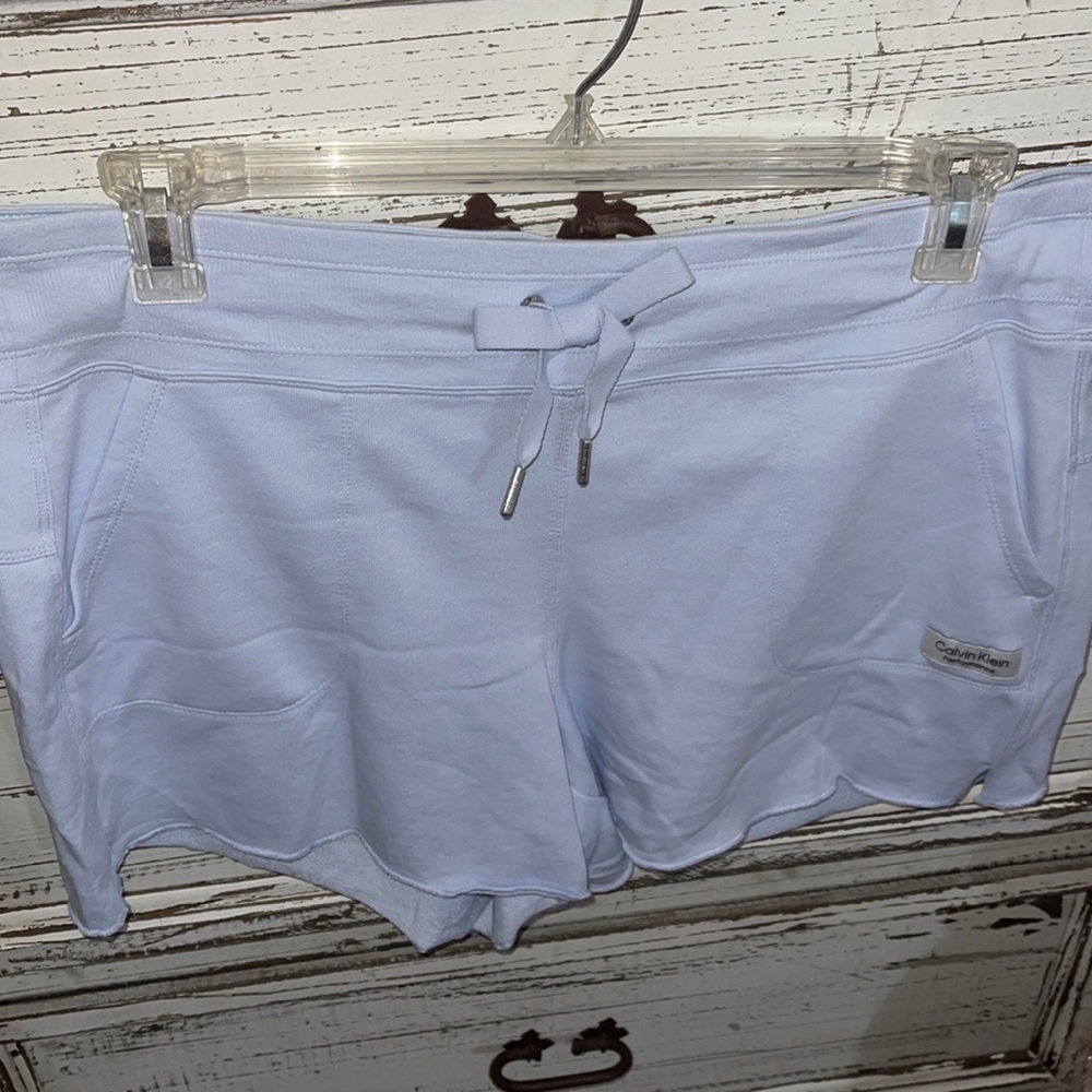 NWOT Calvin Klein lavender shorts with drawstring and pockets so cute X-Large